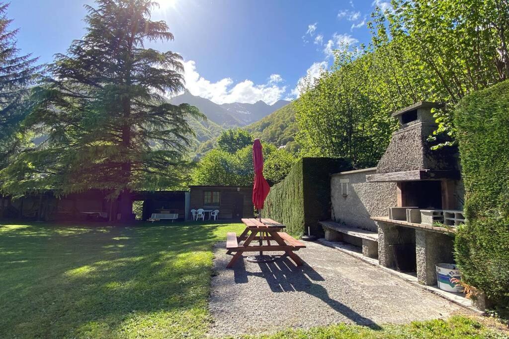 Appartement T2 ensoleillé. Terrasse, jardin commun, vue, parking. à Cauterets Extérieur photo
